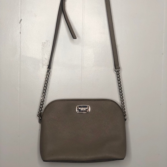 Michael Kors Handbags - Michael Kors Cindy Crossbody